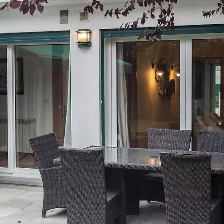 Flh Restelo Duplex With Garden & Parking Сasa de vacaciones *