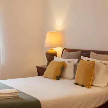 Vakantiehuis Flh Restelo Duplex With Garden & Parking *