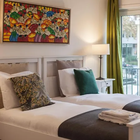 Flh Restelo Duplex With Garden & Parking Vakantiehuis *