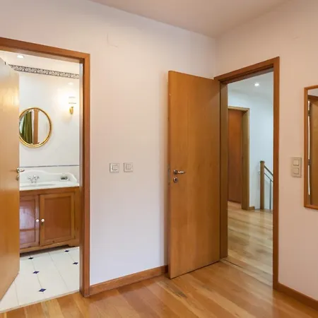 Flh Restelo Duplex With Garden & Parking