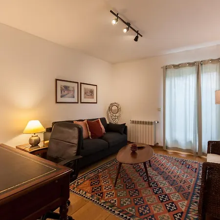 Vakantiehuis Flh Restelo Duplex With Garden & Parking