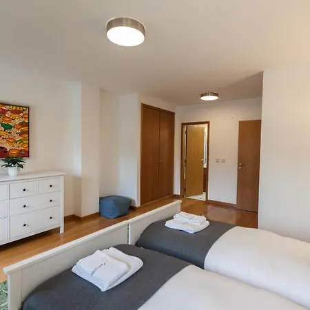 Flh Restelo Duplex With Garden & Parking *